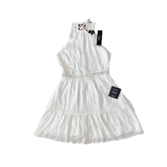 Lulus Dresses & Skirts - XS Lulu’s white halter dress NWT